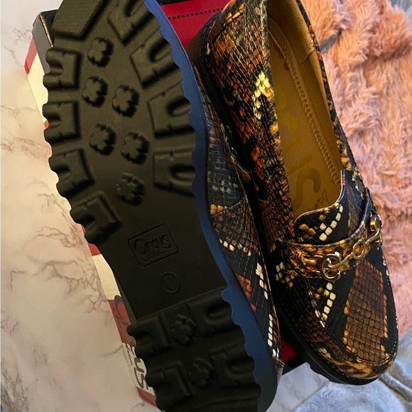 Circus by Sam Edelman Snake print Loafers - Picture 5 of 9